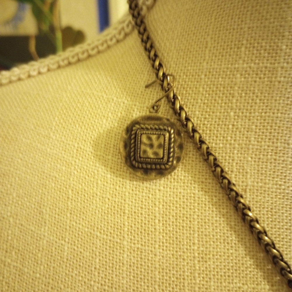 Necklace matching Earrings - Picture 3 of 3